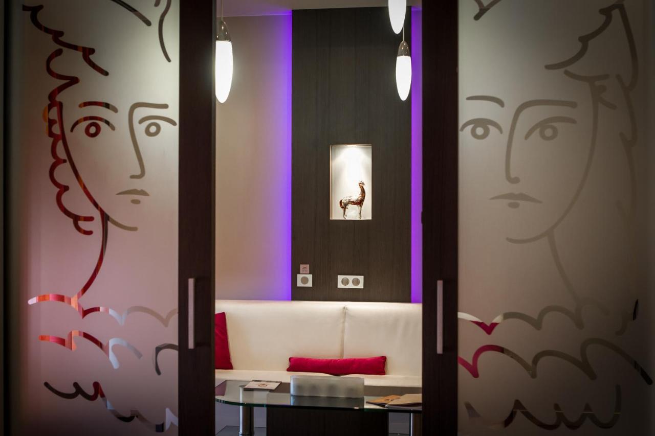 Hotel & Spa Vatel Нім Екстер'єр фото