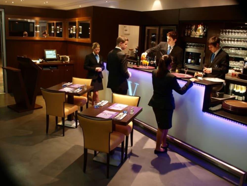 Hotel & Spa Vatel Нім Екстер'єр фото