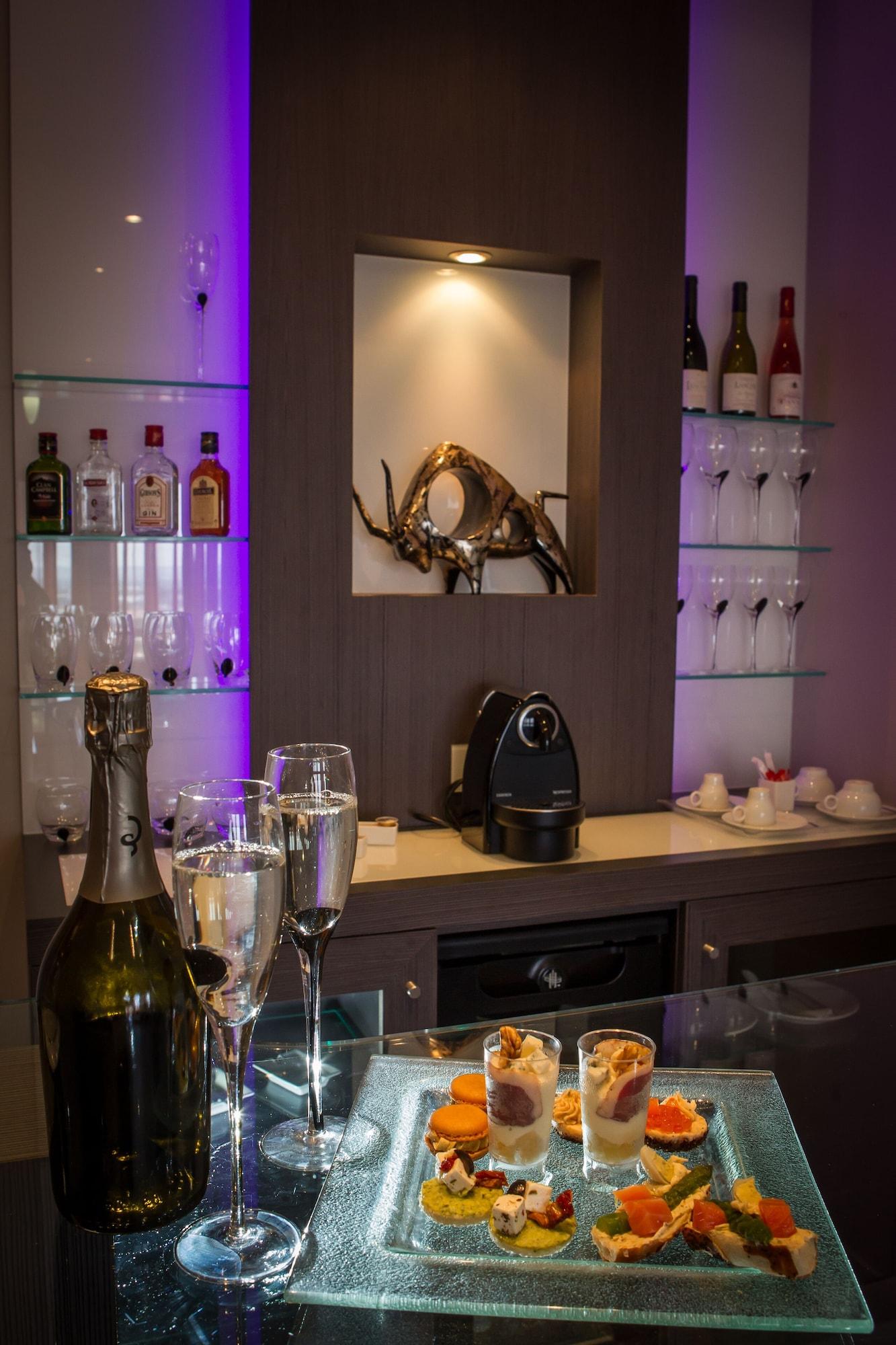 Hotel & Spa Vatel Нім Екстер'єр фото