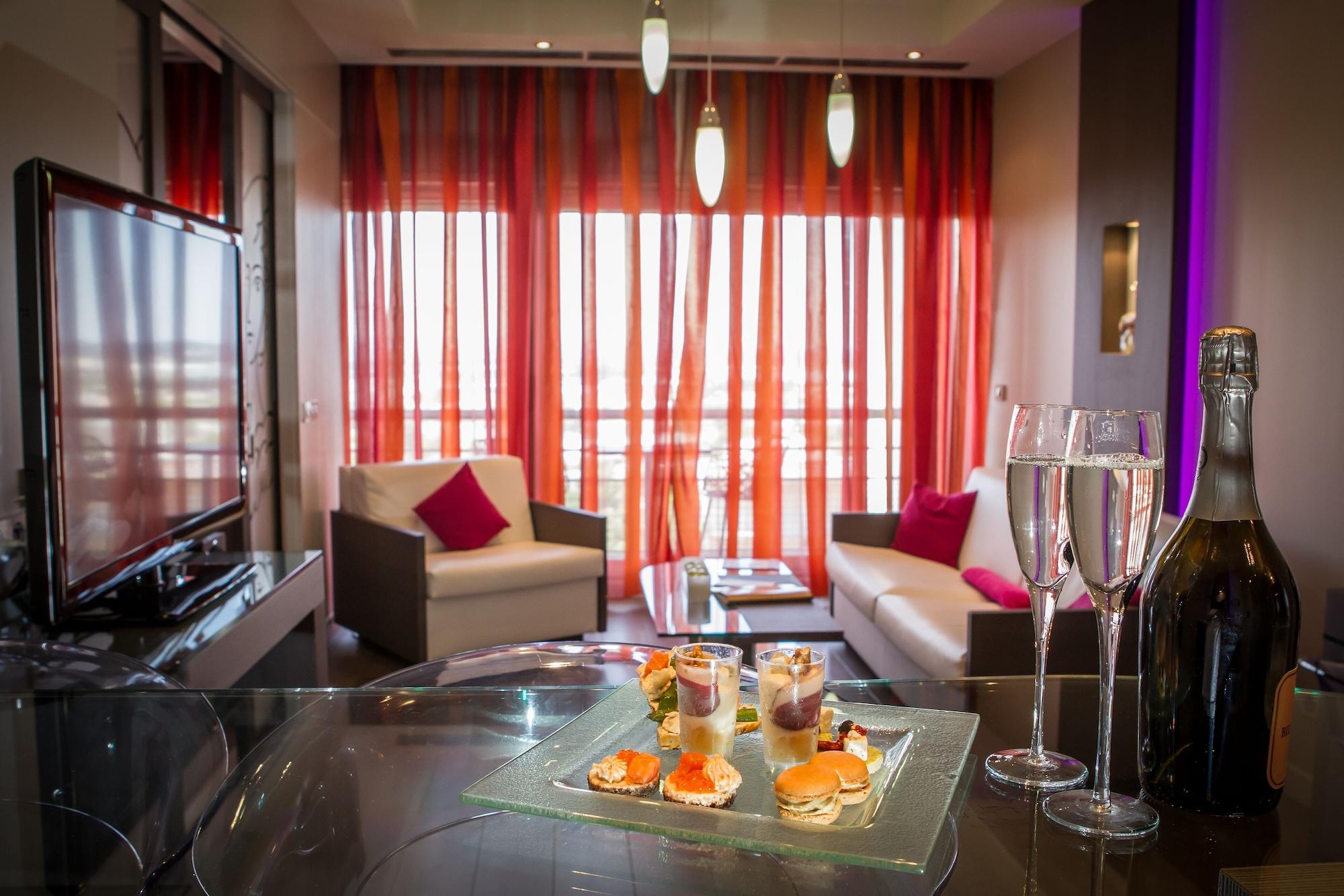Hotel & Spa Vatel Нім Екстер'єр фото