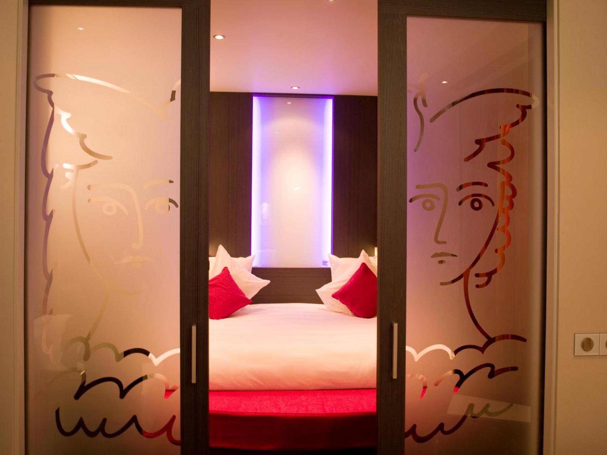 Hotel & Spa Vatel Нім Екстер'єр фото