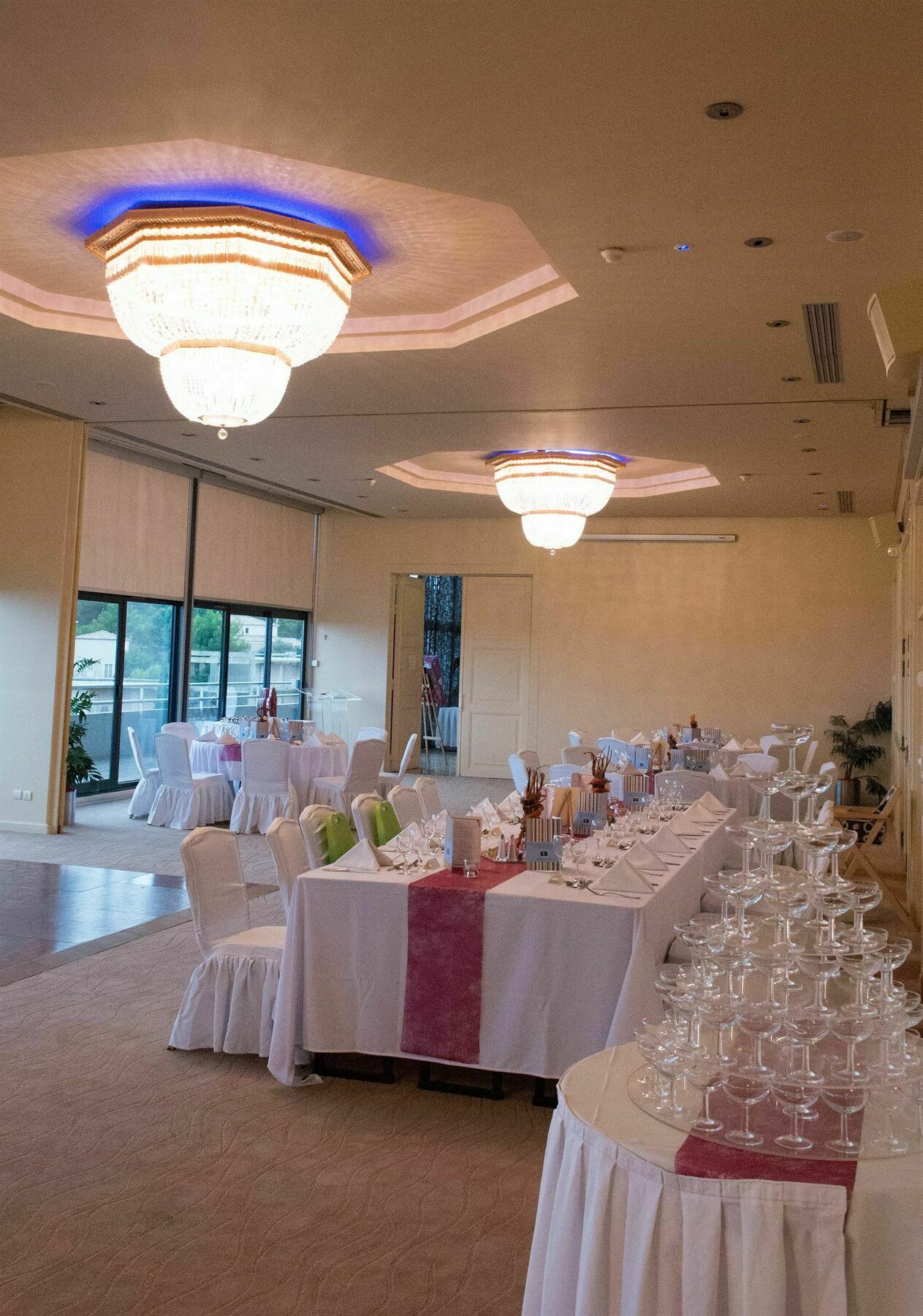 Hotel & Spa Vatel Нім Екстер'єр фото