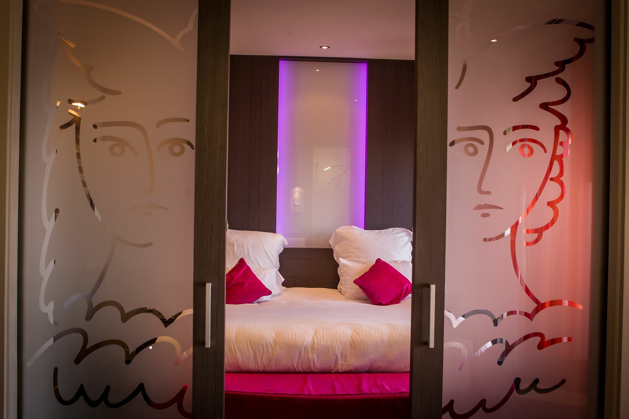 Hotel & Spa Vatel Нім Екстер'єр фото