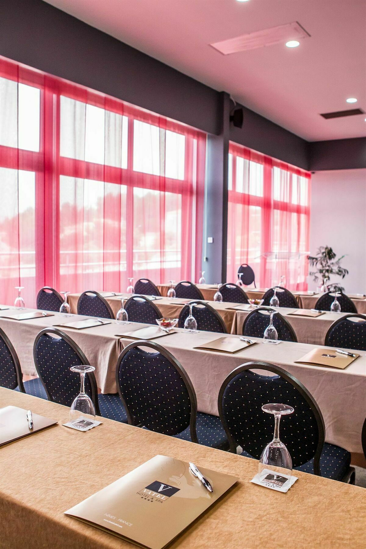 Hotel & Spa Vatel Нім Екстер'єр фото